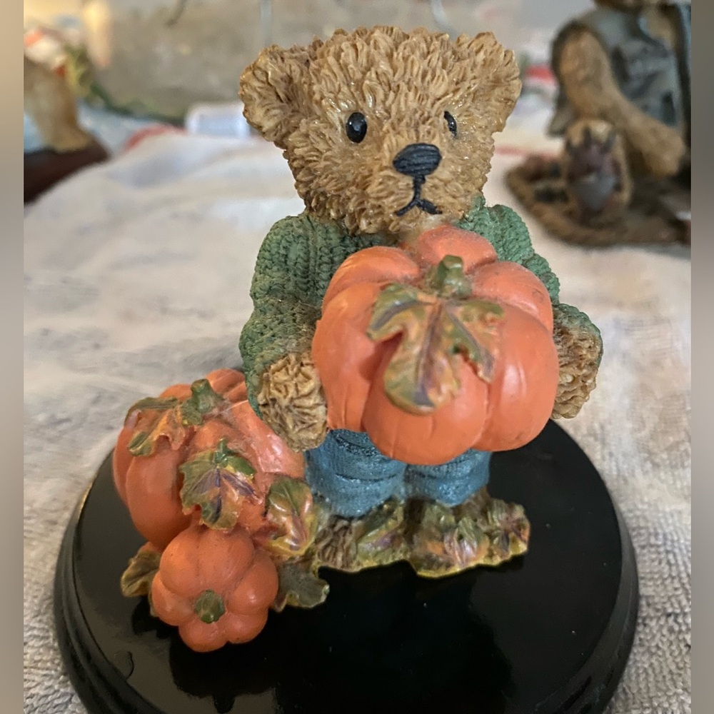 Home Interiors Teddy Bear Figurine with Orange Pumpkins and Green Sweater